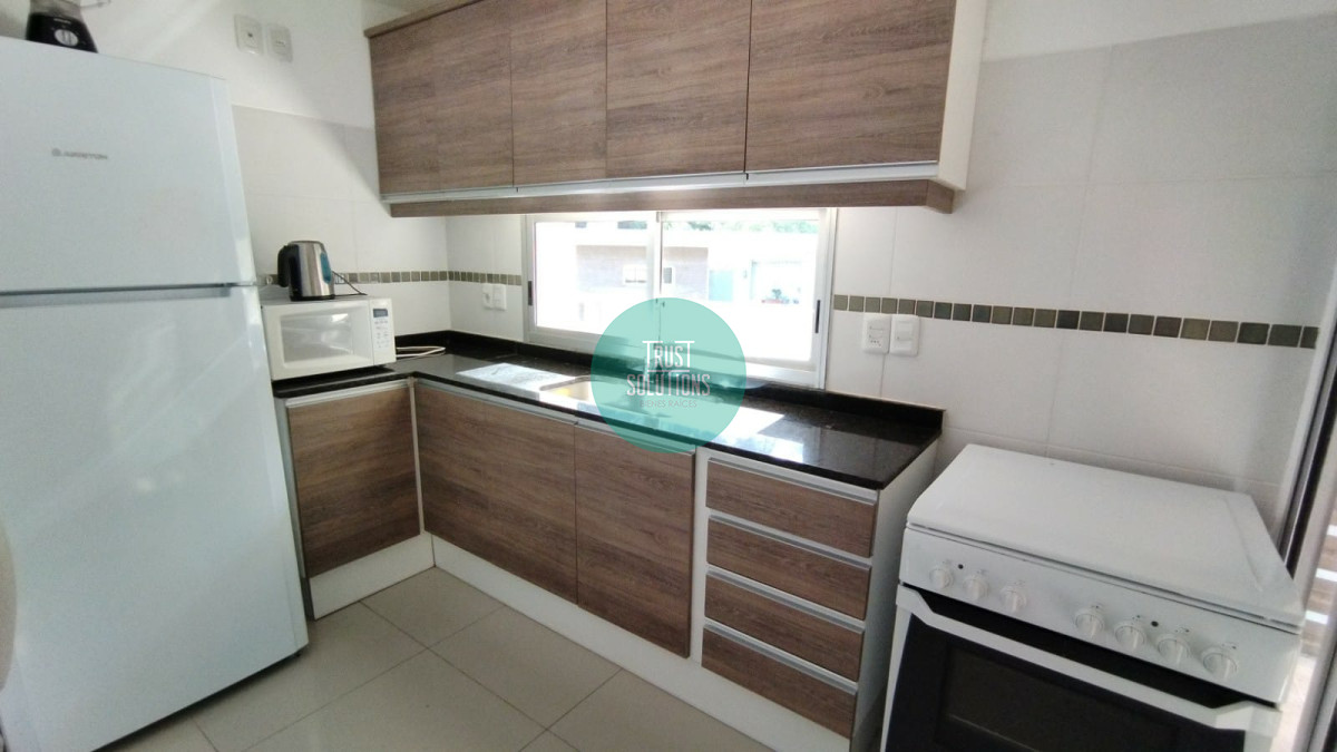 Apartamento ID.350 - Venta y Alquiler Anual Apto 2D Brava Punta con Parrillero propio y Amenities 