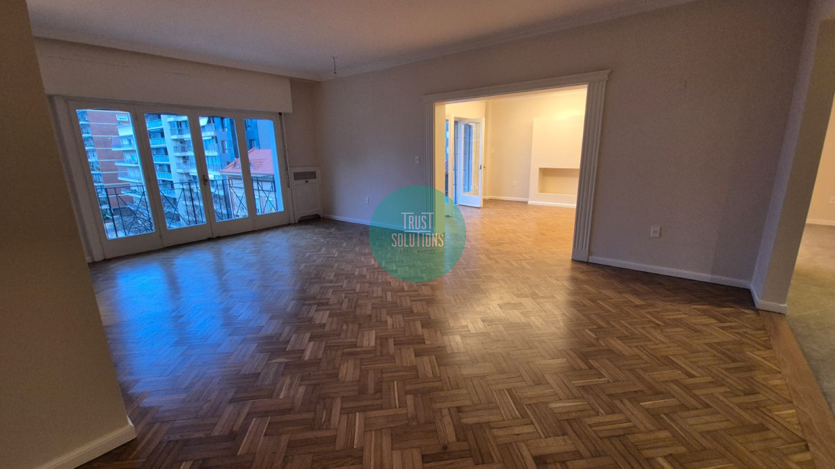 Apartamento ID.1611 - ESTUPENDO APARTAMENTO EN ALQUILER SOBRE PLAZA GOMESORO