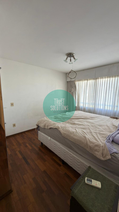 Apartamento ID.1868 - Venta apartamento sobre Av. Brasil con gran living, 2 dormitorios, 3 baños y buen garage 