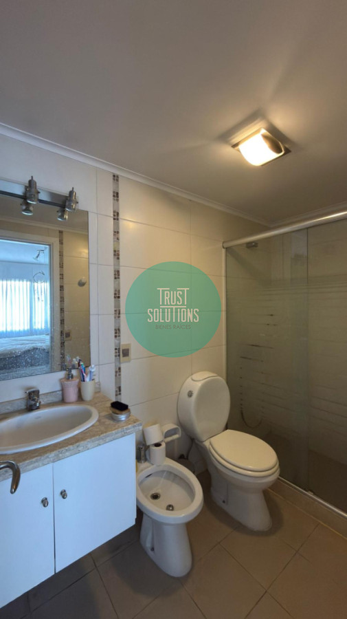 Apartamento ID.1868 - Venta apartamento sobre Av. Brasil con gran living, 2 dormitorios, 3 baños y buen garage 