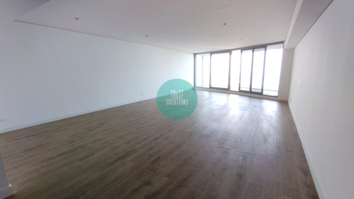 Apartamento ID.670 - Venta Apartamento Punta Piso Espectacular Torre Trump 3 suites, Dep.Serv. 