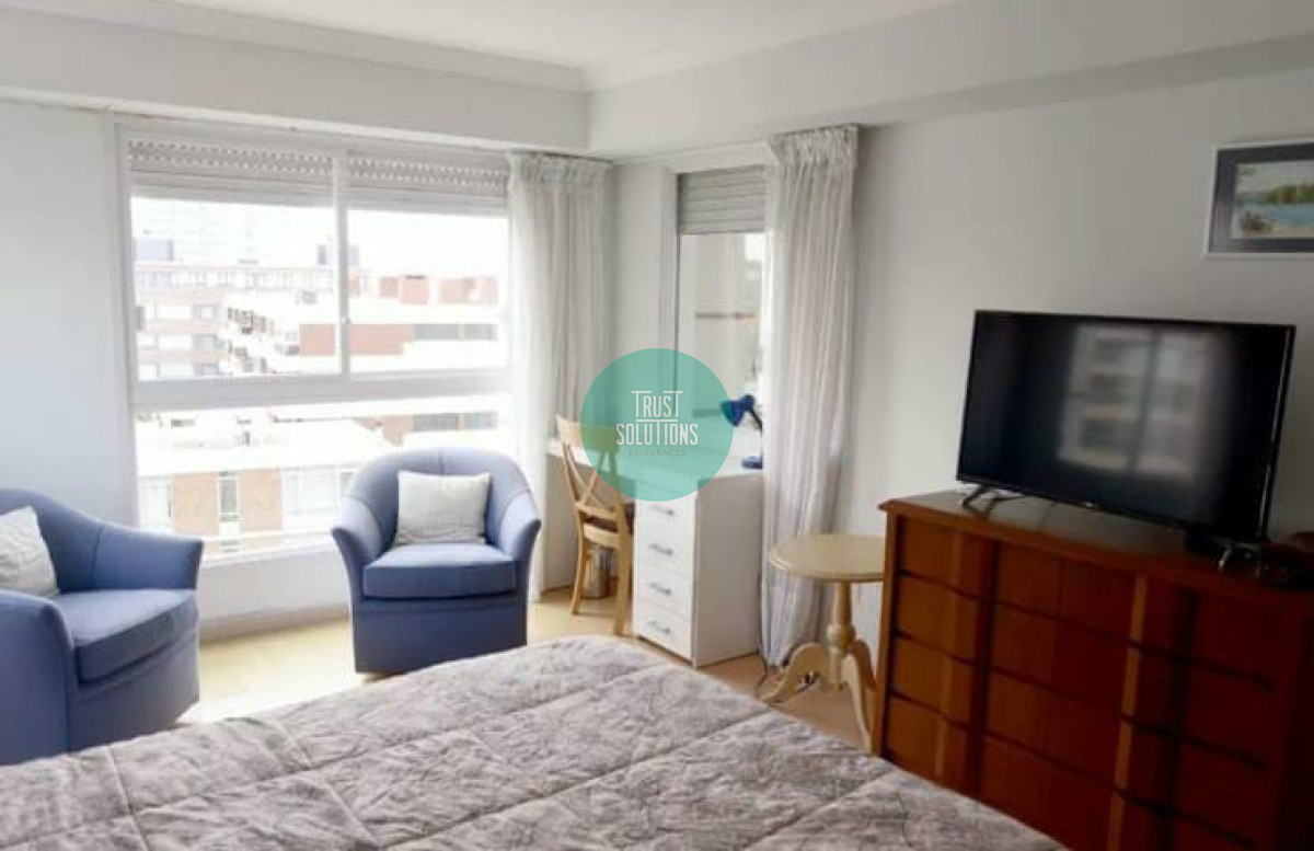 Apartamento ID.335 - Alquiler temporada Apto Brava Punta 4D Parrillero Piscina 