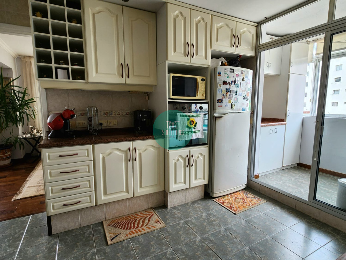 Apartamento ID.1457 - VENTA DE HERMOSA, SÓLIDA Y LUMINOSA PLANTA A METROS DE LA RAMBLA DE MALVÍN