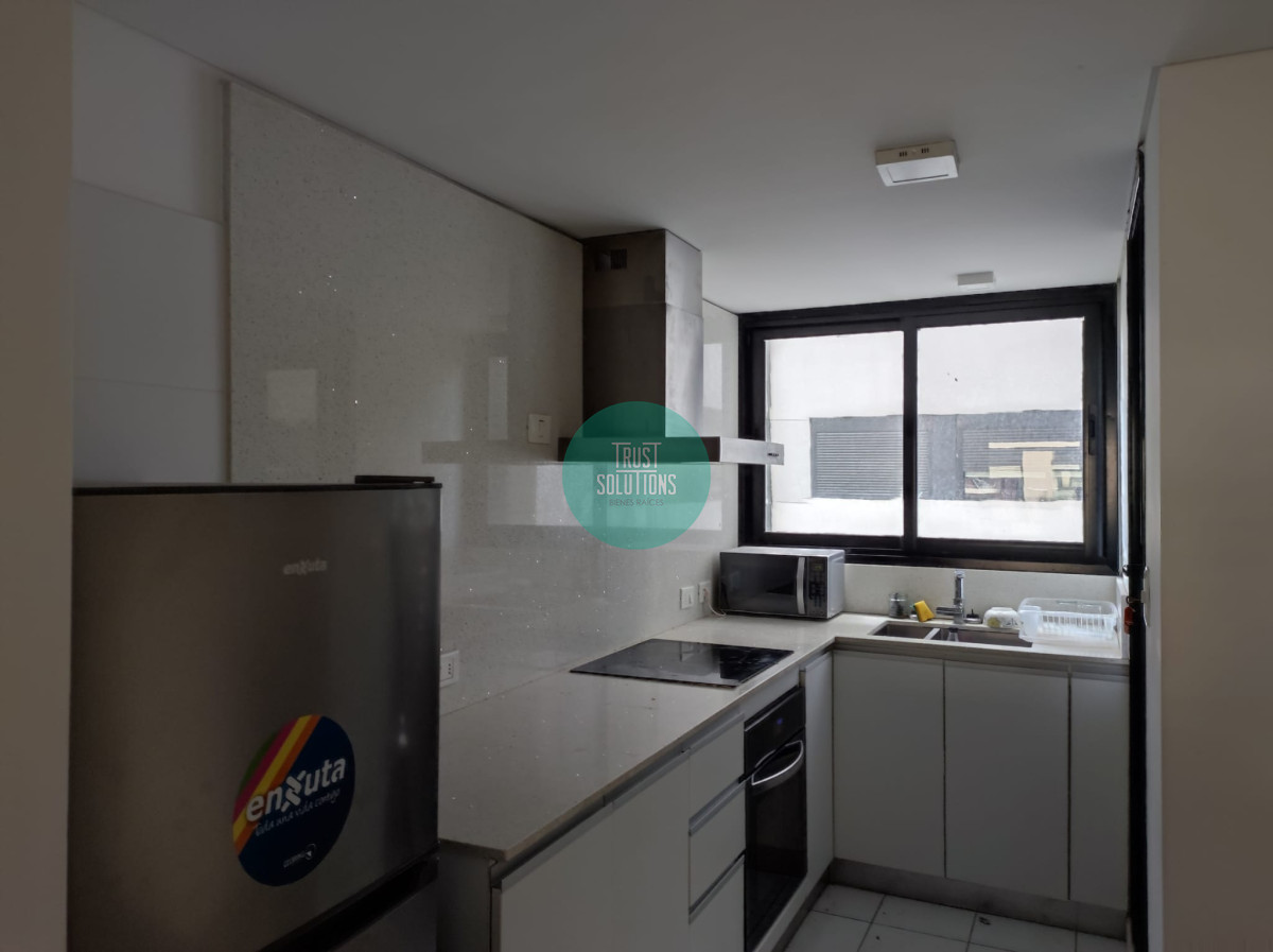 Apartamento ID.837 - ALQUILER Ap. Barrio Sur 4 DORMITORIOS A PASOS DE LA RAMBLA EDIF. ALMA SUR