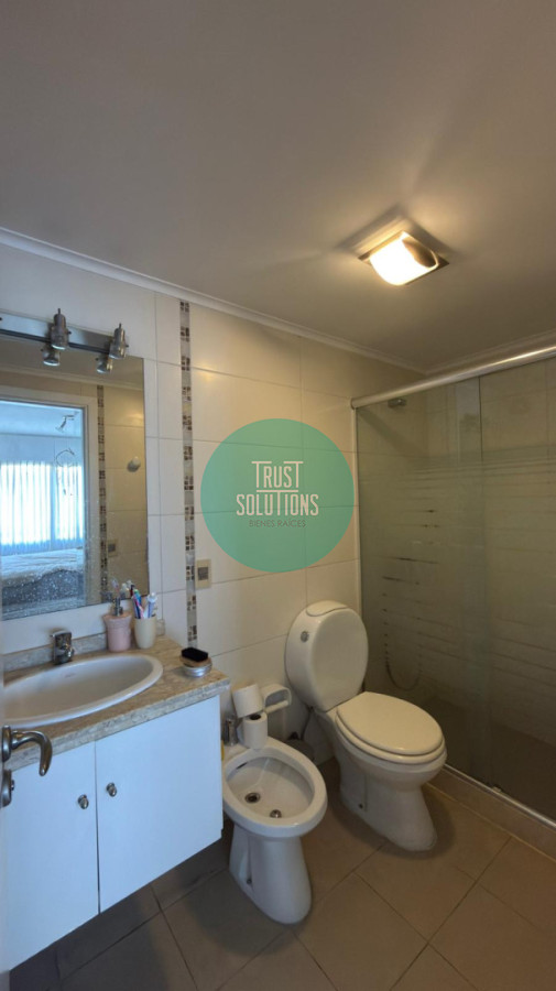 Apartamento ID.1868 - Venta apartamento sobre Av. Brasil con gran living, 2 dormitorios, 3 baños y buen garage 