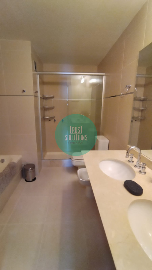 Apartamento ID.1465 - Venta y Alquiler Anual Exclusivo Apto 2D Mansa Punta con Amenities y vista espectacular 