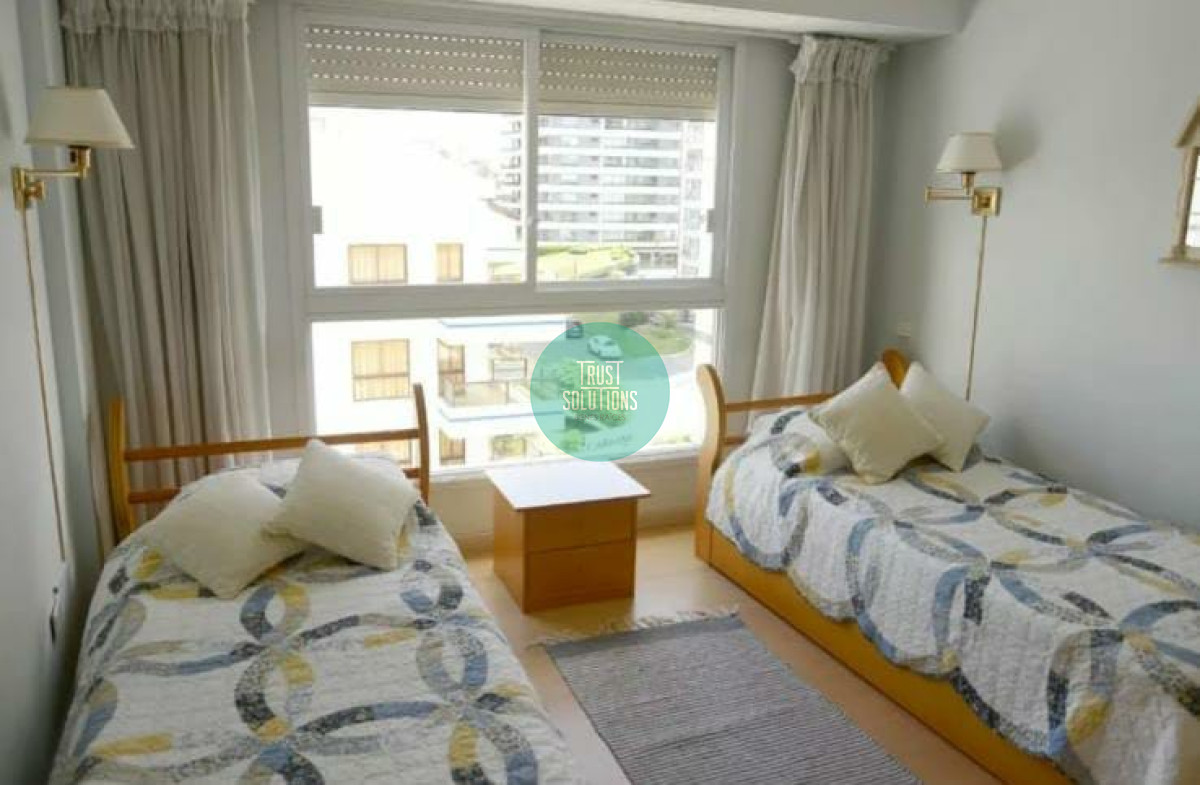 Apartamento ID.335 - Alquiler temporada Apto Brava Punta 4D Parrillero Piscina 