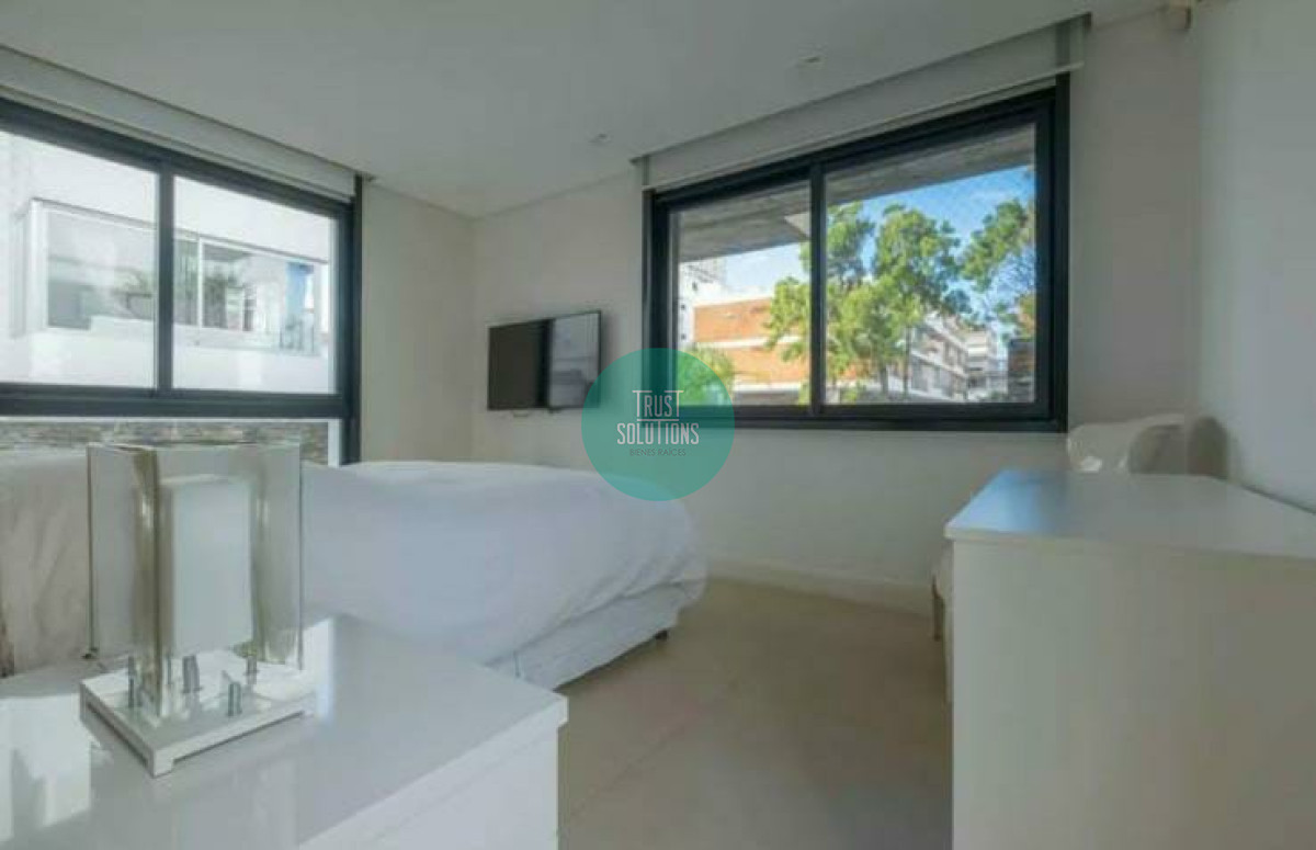 Apartamento ID.621 - Venta Exclusivo Penthouse frente al Puerto Punta 3 Suites Dep Serv Piscina y Parrillero 