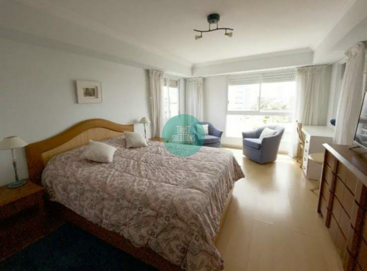 Apartamento ID.335 - Alquiler temporada Apto Brava Punta 4D Parrillero Piscina 