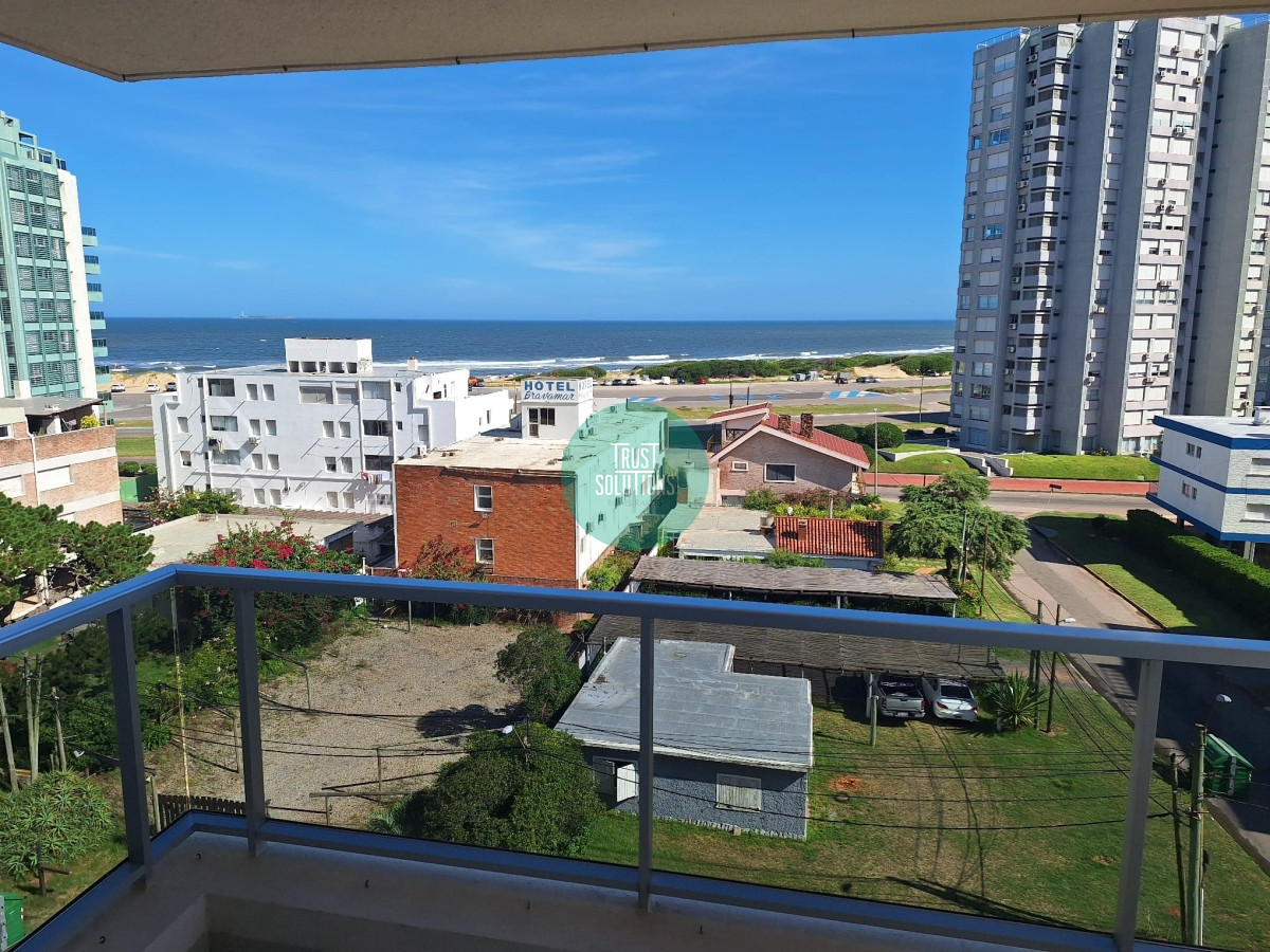 Apartamento ID.1113 - Venta y Alquiler Anual Apto 2D Brava Punta con Amenities 