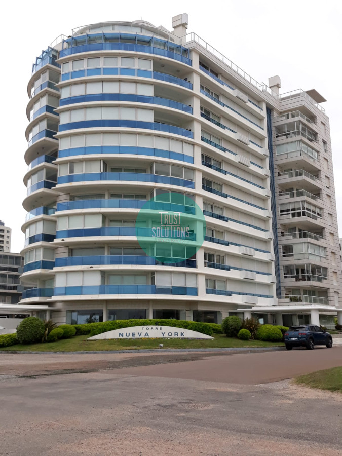 Apartamento ID.335 - Alquiler temporada Apto Brava Punta 4D Parrillero Piscina 