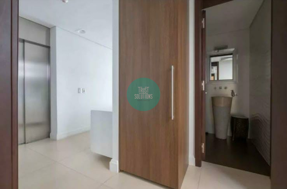 Apartamento ID.621 - Venta Exclusivo Penthouse frente al Puerto Punta 3 Suites Dep Serv Piscina y Parrillero 