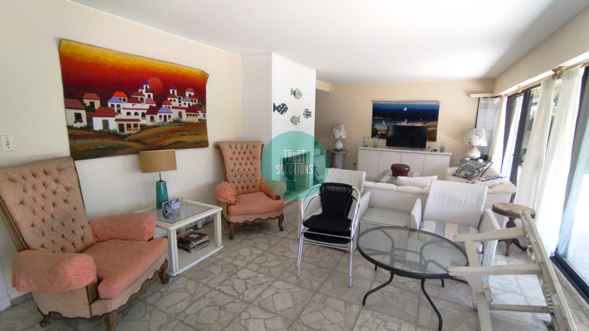Apartamento ID.1415 - Venta Apto Puerto Punta 3D y dep de serv frente al mar