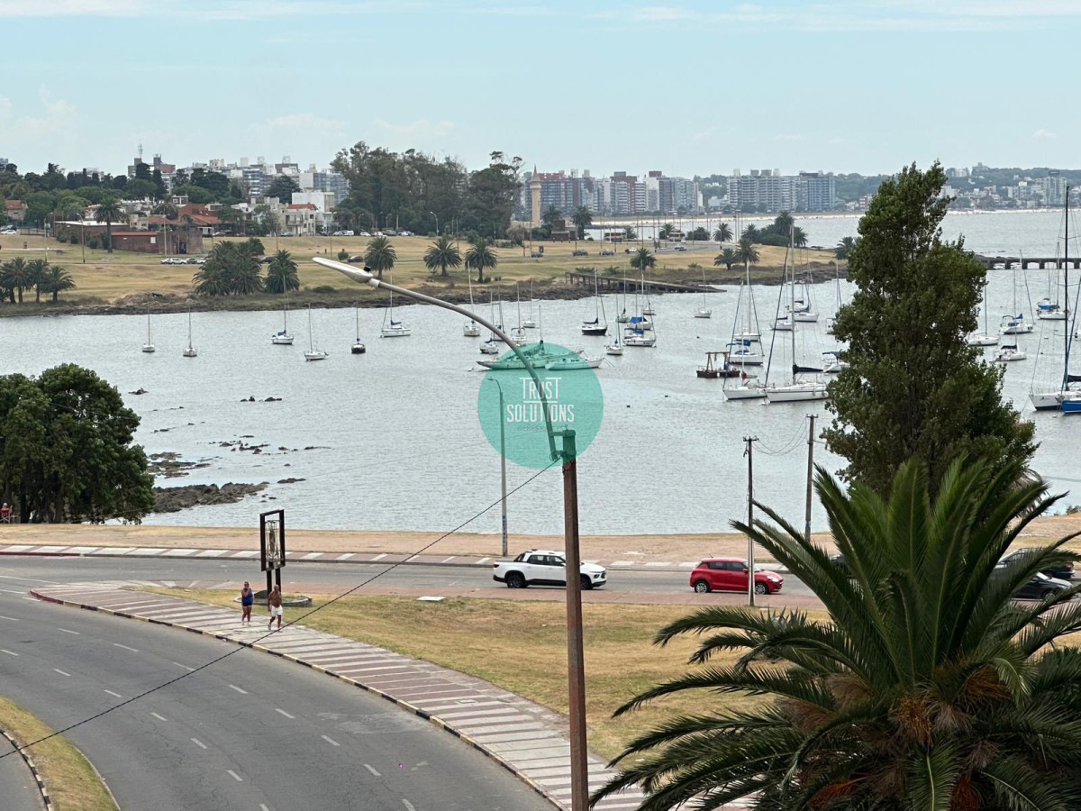 Apartamento ID.1505 - DIVINO DEPARTAMENTO EN VENTA Y ALQUILER SOBRE LA RAMBLA DEL PUERTO DE BUCEO