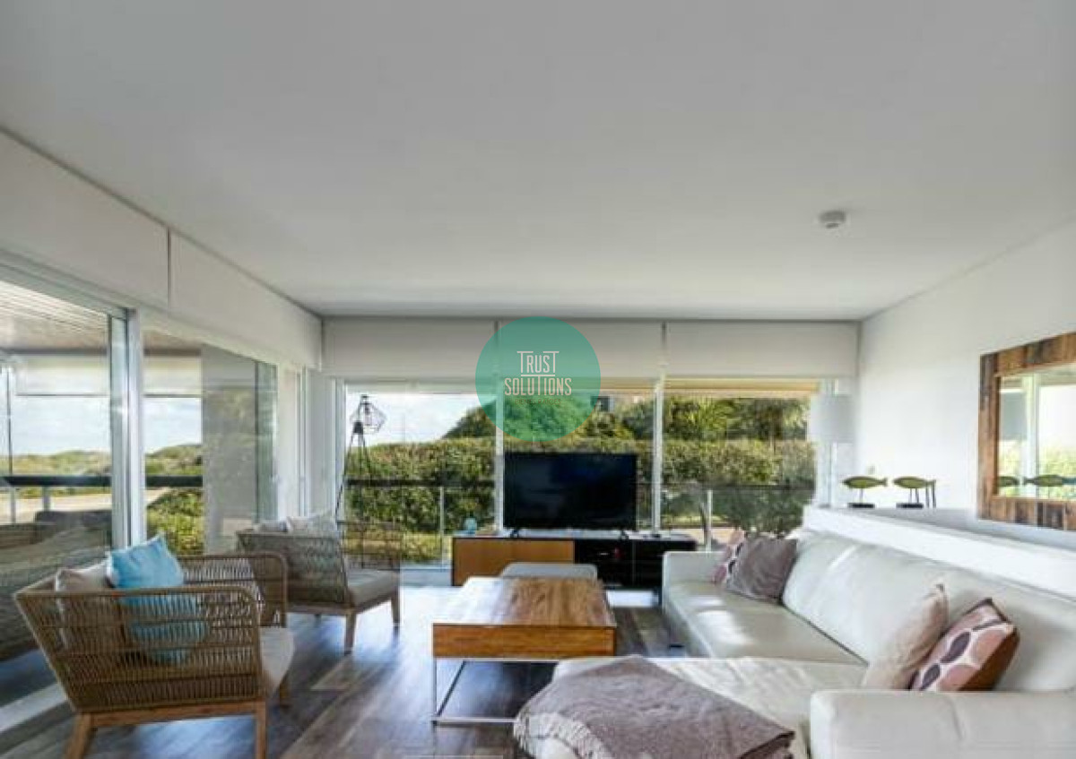 Apartamento ID.656 - Venta y Alquiler de Temporada Apto 3D y dep huéspedes Brava Punta con Piscina y Parrillero 