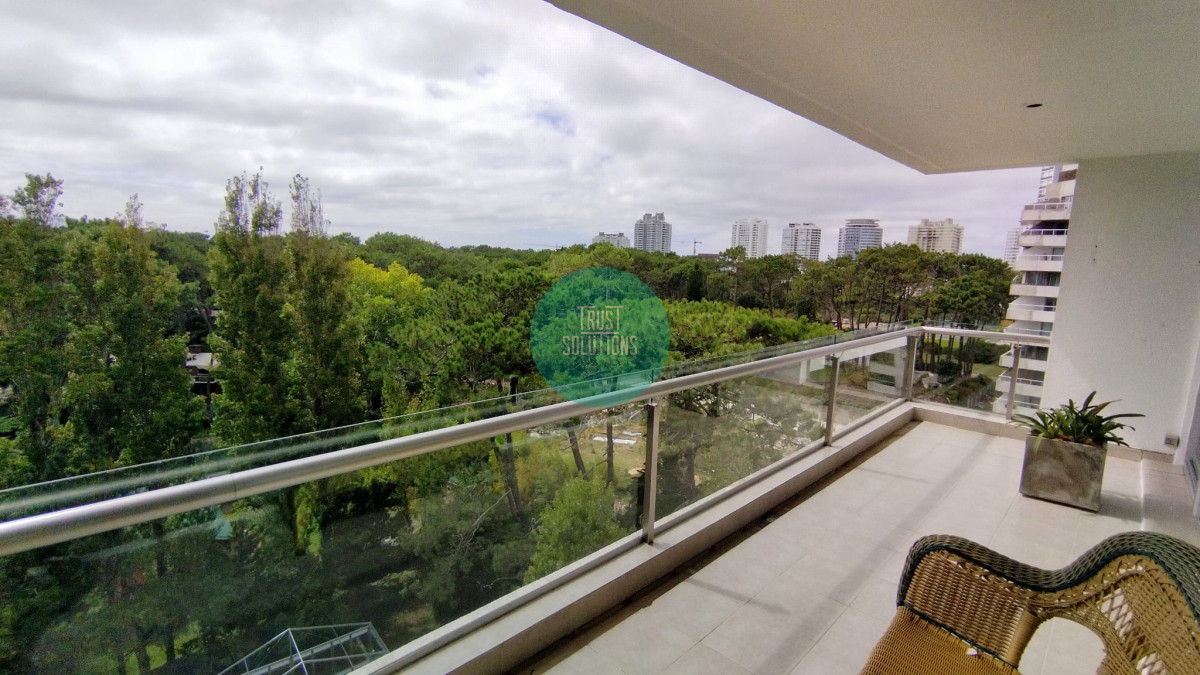 Apartamento ID.436 - Alquiler Anual Apto 2D Brava Punta con Amenities 