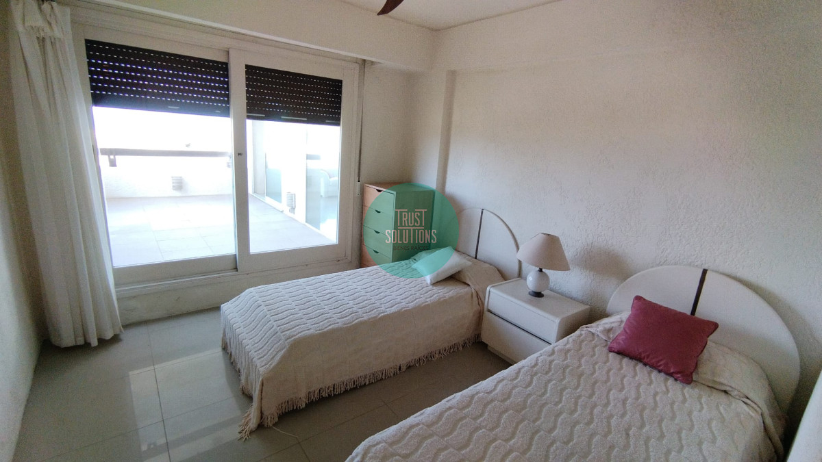 Apartamento ID.435 - Venta Apto 3D y dep serv  Brava Punta fte al mar 