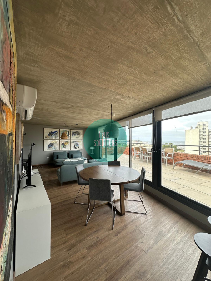 Apartamento ID.1420 - Alquiler hermoso Penthouse Amueblado