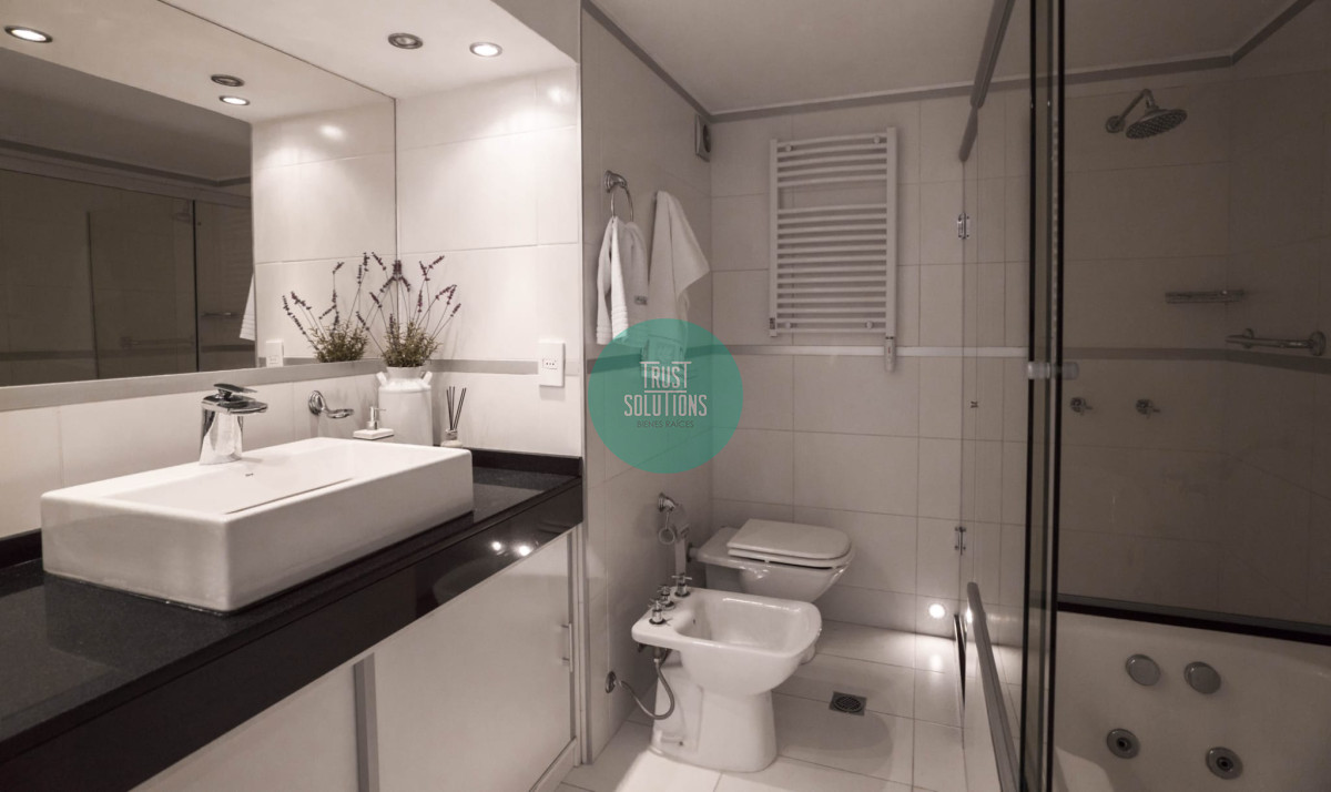 Apartamento ID.475 - Venta y Alquiler Anual Apto 6D Península Punta con espectacular vista al Puerto 