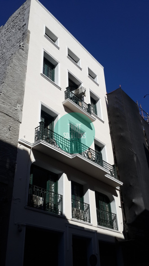Apartamento ID.1134 - Venta Edificio Ciudad Vieja OPORTUNIDAD RECICLAJE!!  4 pisos muy buen estado general 