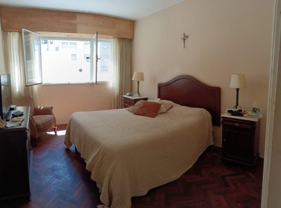 Oportunidad Venta 3 Dormitorios. Pocitos gg fijo y terraza. A 2 Cuadras de la rambla Pocitos