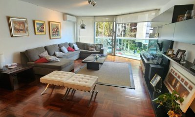 VENTA DE HERMOSO DEPARTAMENTO CON JARDÍN EN EL CORAZÓN DE POCITOS