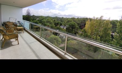 Venta Apto 2D Brava Punta con Amenities