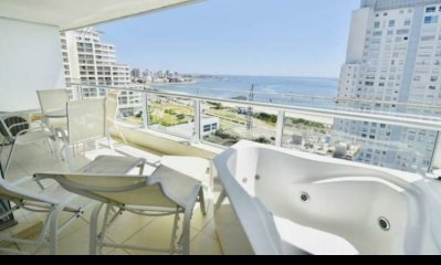 Venta Apto Mansa Punta Piso alto 2D y Amenities premium
