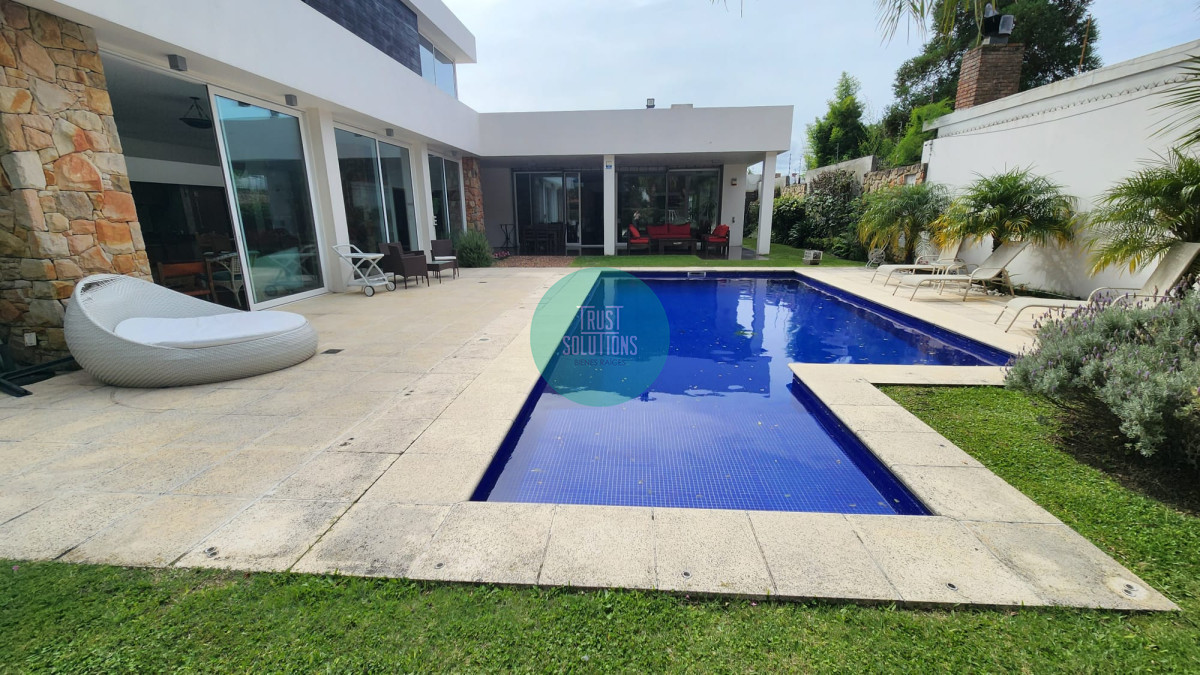 Casa ID.1431 - VENTA DE ESPECTACULAR CASA UBICADA EN EL BARRIO DE PUNTA GORDA