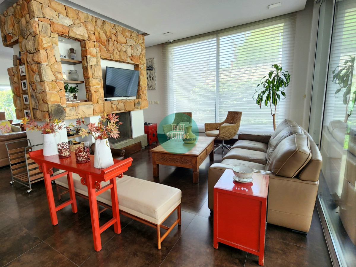 Casa ID.1431 - VENTA DE ESPECTACULAR CASA UBICADA EN EL BARRIO DE PUNTA GORDA