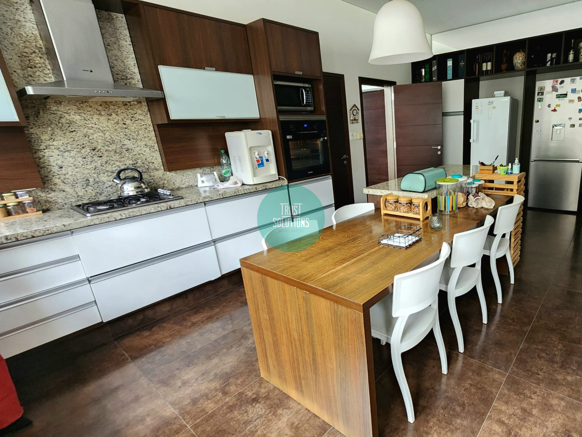 Casa ID.1431 - VENTA DE ESPECTACULAR CASA UBICADA EN EL BARRIO DE PUNTA GORDA