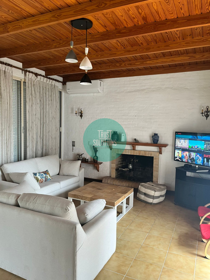 Casa ID.229 - Alquiler temporada Casa 4D y dep de serv Mansa Punta con Piscina Barbacoa y Cancha de tenis 