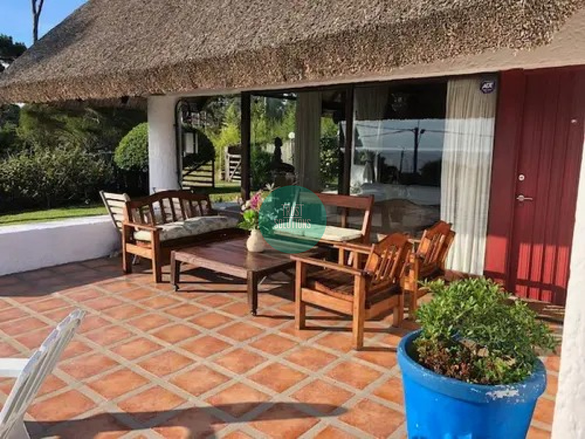 Casa ID.710 - Alquiler temporada Casa 5D Pinares Punta con Piscina climatizada a metros del mar 