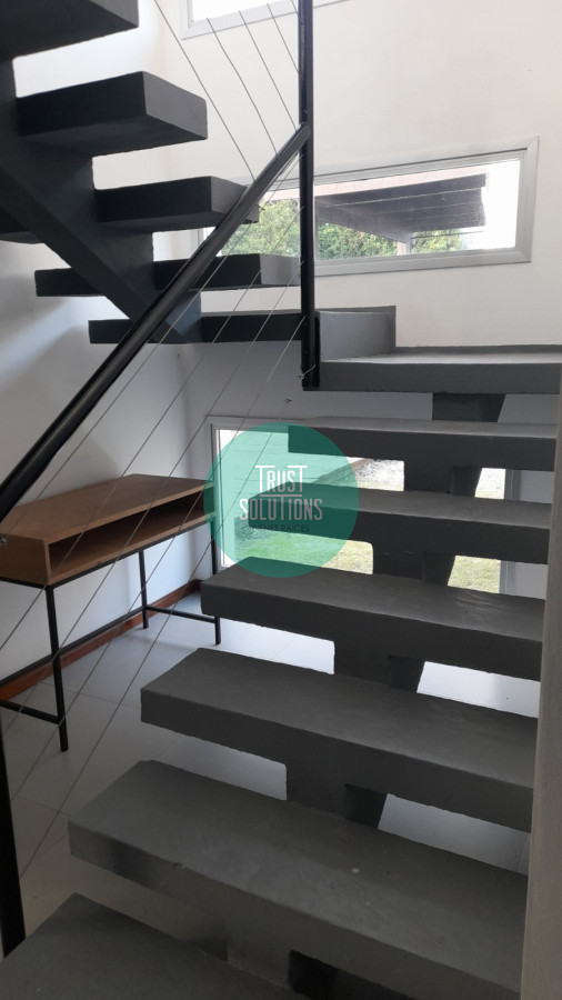 Casa ID.404 - Venta Divina Casa 4D  Rincón del indio Punta con Piscina y Barbacoa 