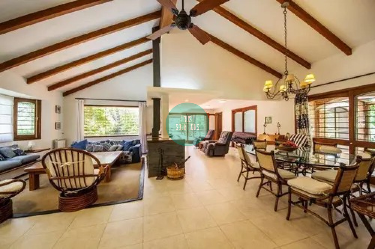 Casa ID.309 - Alquiler temporada Casa 4D + dep huéspedes Rincón del indio Punta con Piscina 