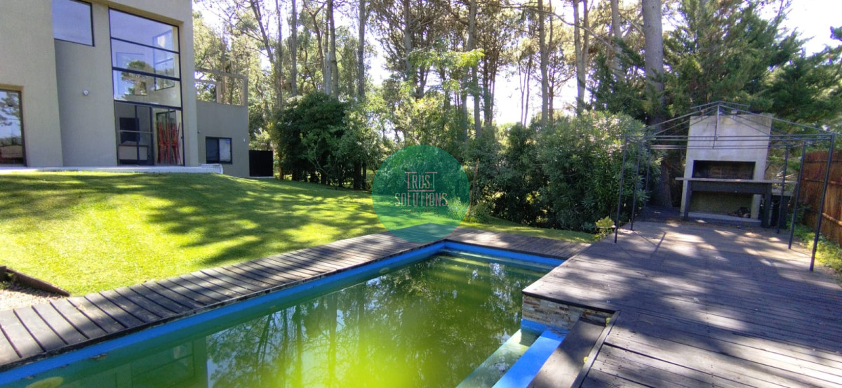 Casa ID.1205 - Alquiler Anual y de Temporada Casa 5D Brava Punta con Piscina 