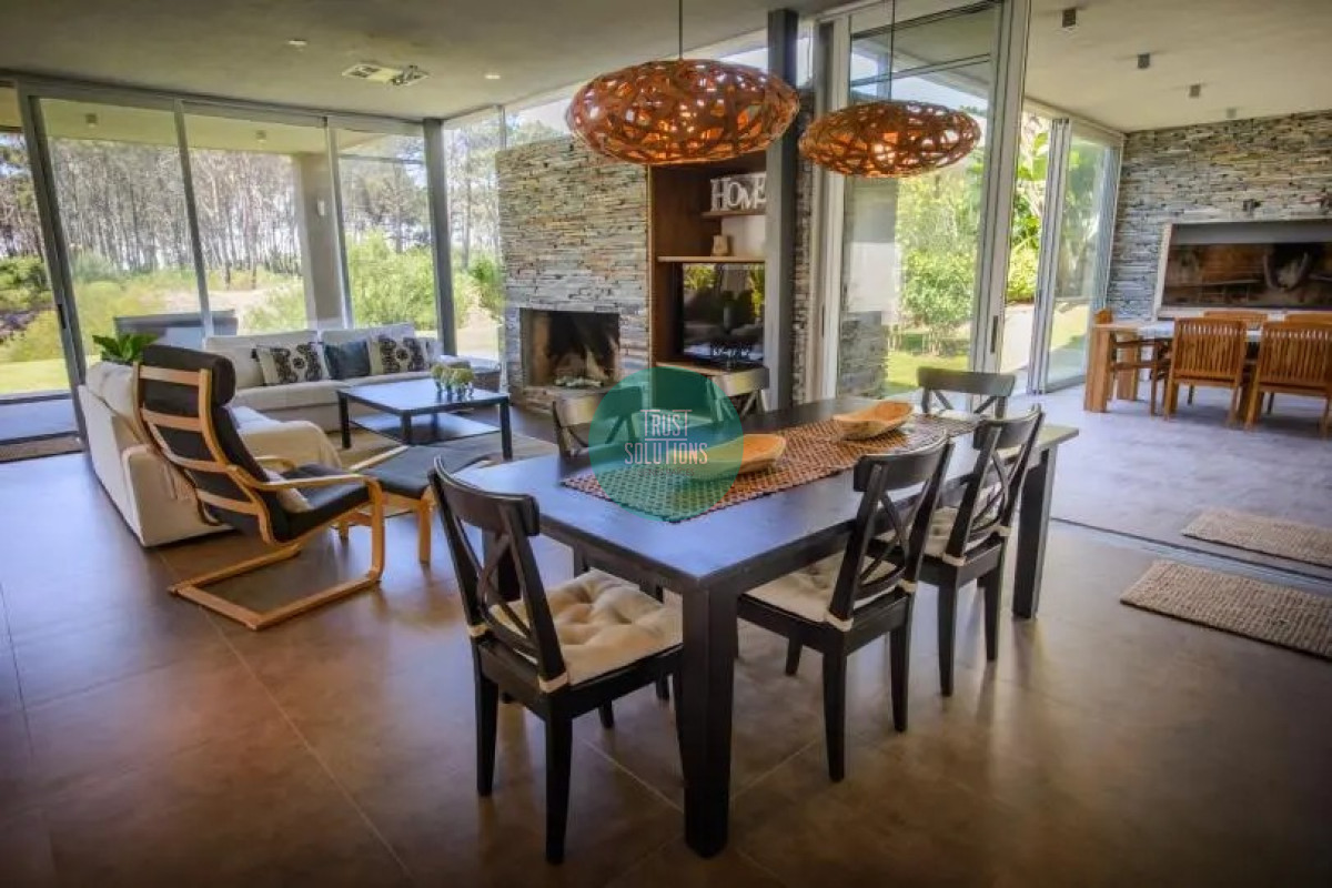 Casa ID.897 - Venta y Alquiler Temporada Divina Casa 4D y dep serv Rincón del Indio Punta 
