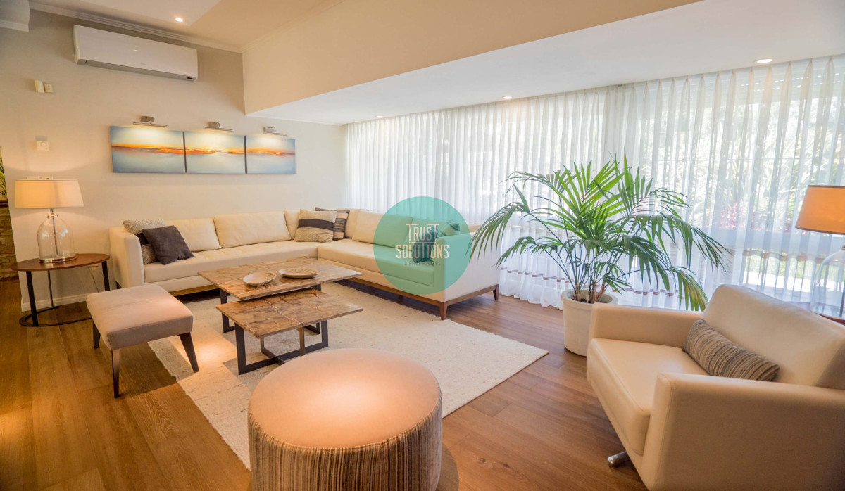 Casa ID.466 - Venta y Alquiler Anual Importante Casa 6D Mansa Punta con Piscina climatizada 