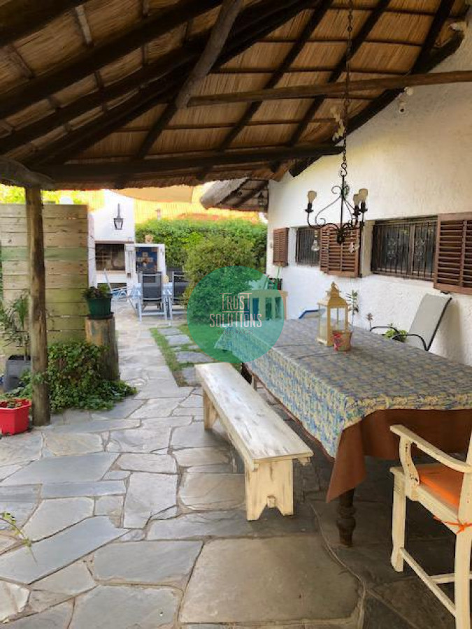 Casa ID.710 - Alquiler temporada Casa 5D Pinares Punta con Piscina climatizada a metros del mar 