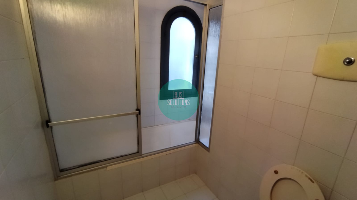 Casa ID.1379 - Venta Alquiler Anual y de Temporada Casa 5 suites y dep de huéspedes Brava Punta con Piscina 
