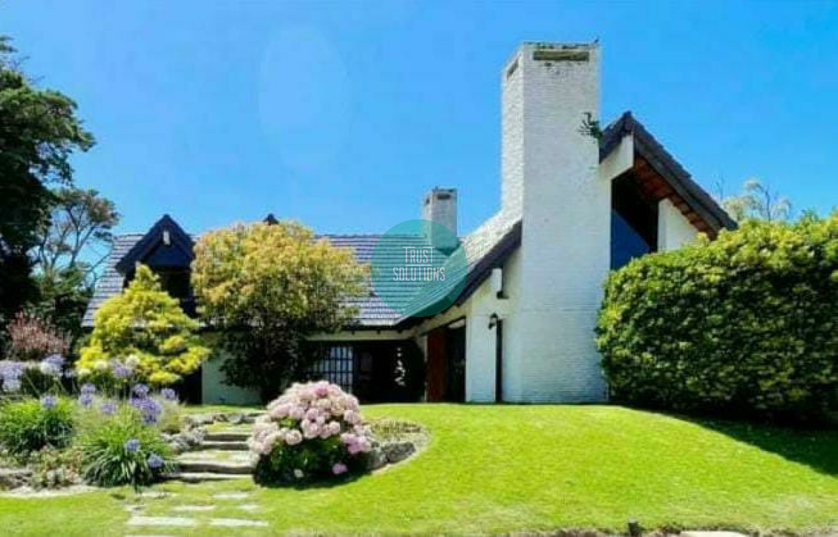 Casa ID.51 - Venta y Alquiler Temporada Casa 4D San Rafael Punta con Piscina a metros del mar 