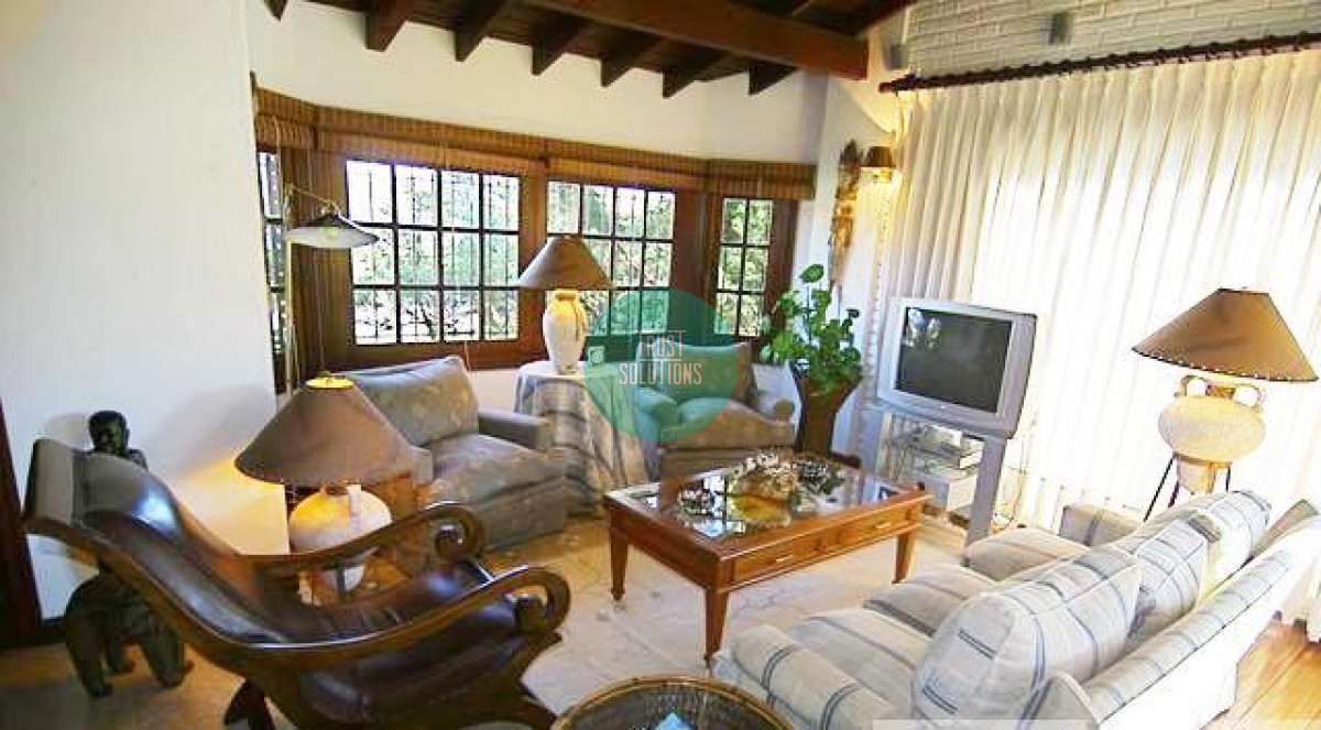 Casa ID.491 - Venta y Alquiler de Temporada Casa 4D y dep de serv Mansa Punta con Piscina a mts del mar