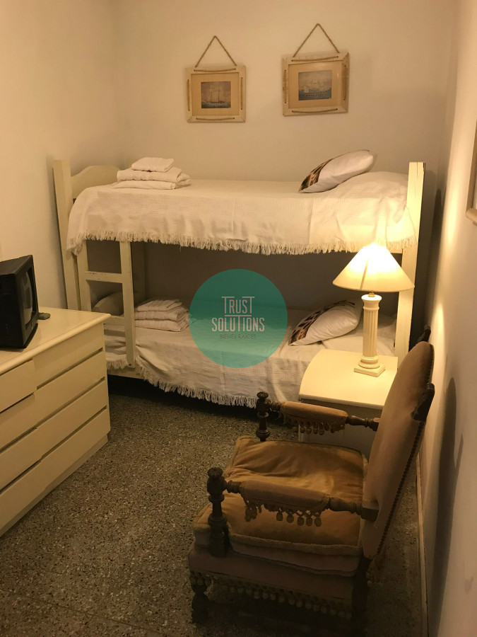 Casa ID.206 - Venta Alquiler Anual Casa Mansa Punta 5D y dep con Piscina  