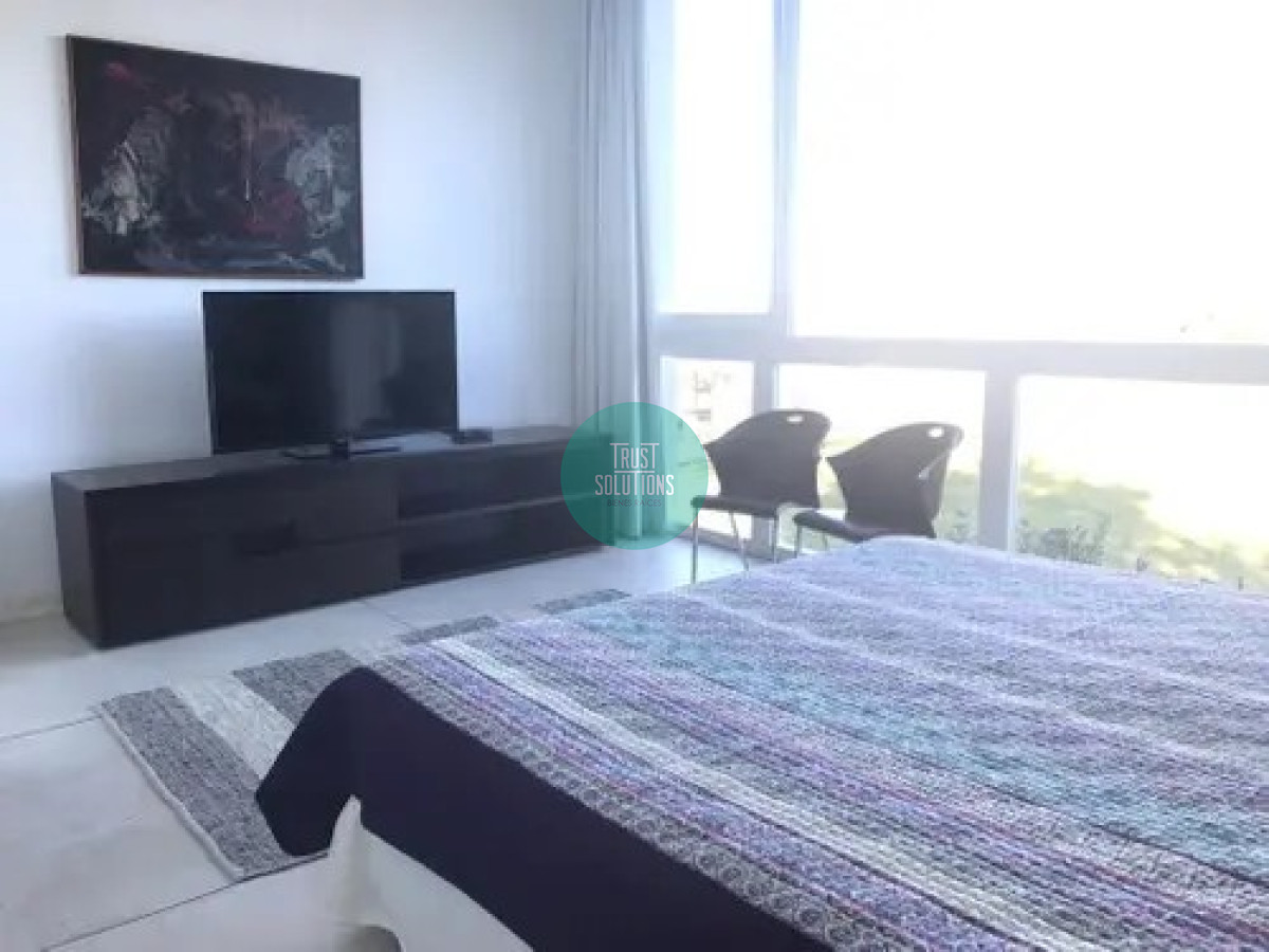 Casa ID.898 - Alquiler Anual  Casa 4D Rincón del Indio Punta con Piscina climatizada 