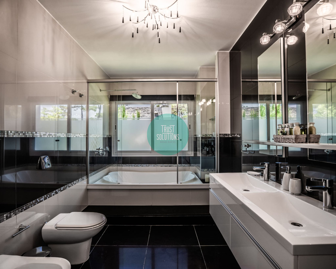 Casa ID.469 - Venta y Alquiler Anual  Casa 4D y dep de serv Barrio Privado Mansa con Piscina climatizada 