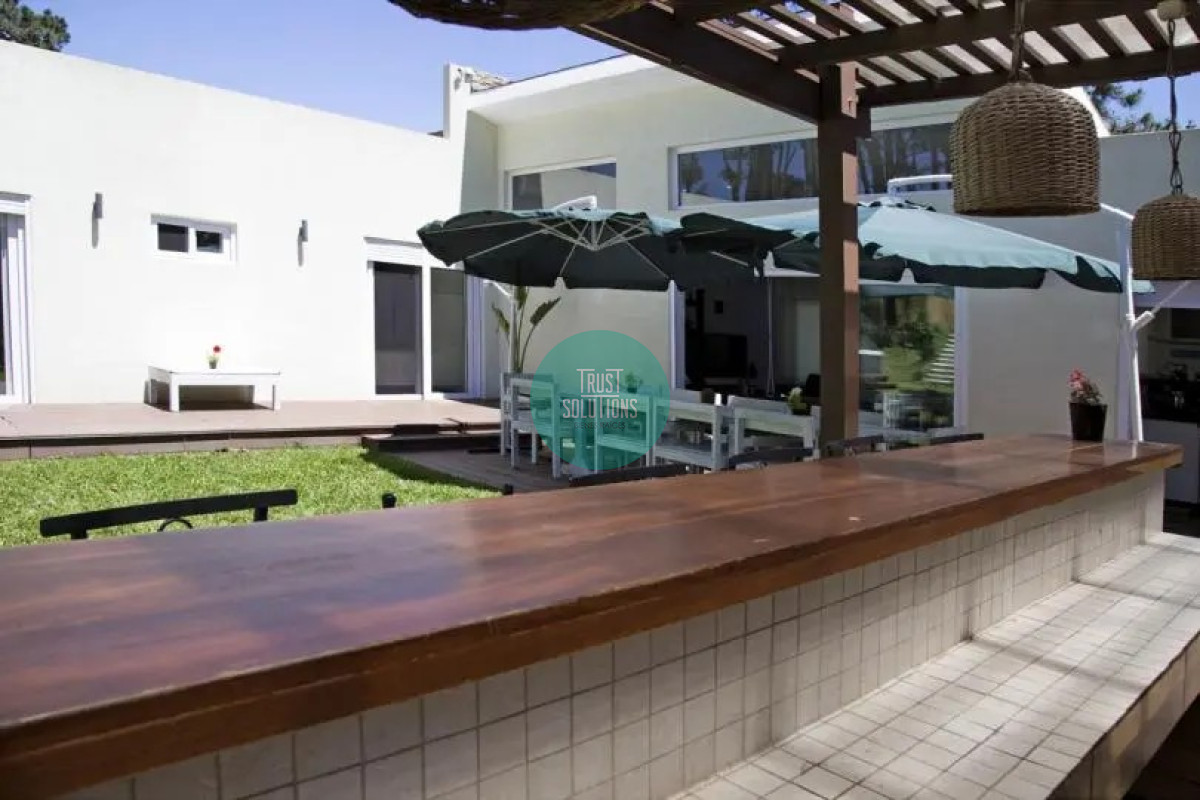 Casa ID.481 - Alquiler Anual Casa 3D San Rafael Punta con Piscina climatizada y Jacuzzi 