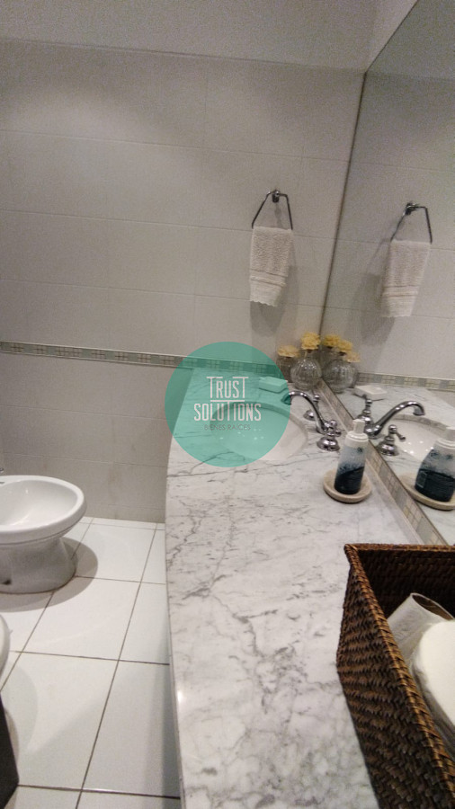 Casa ID.1379 - Venta Alquiler Anual y de Temporada Casa 5 suites y dep de huéspedes Brava Punta con Piscina 