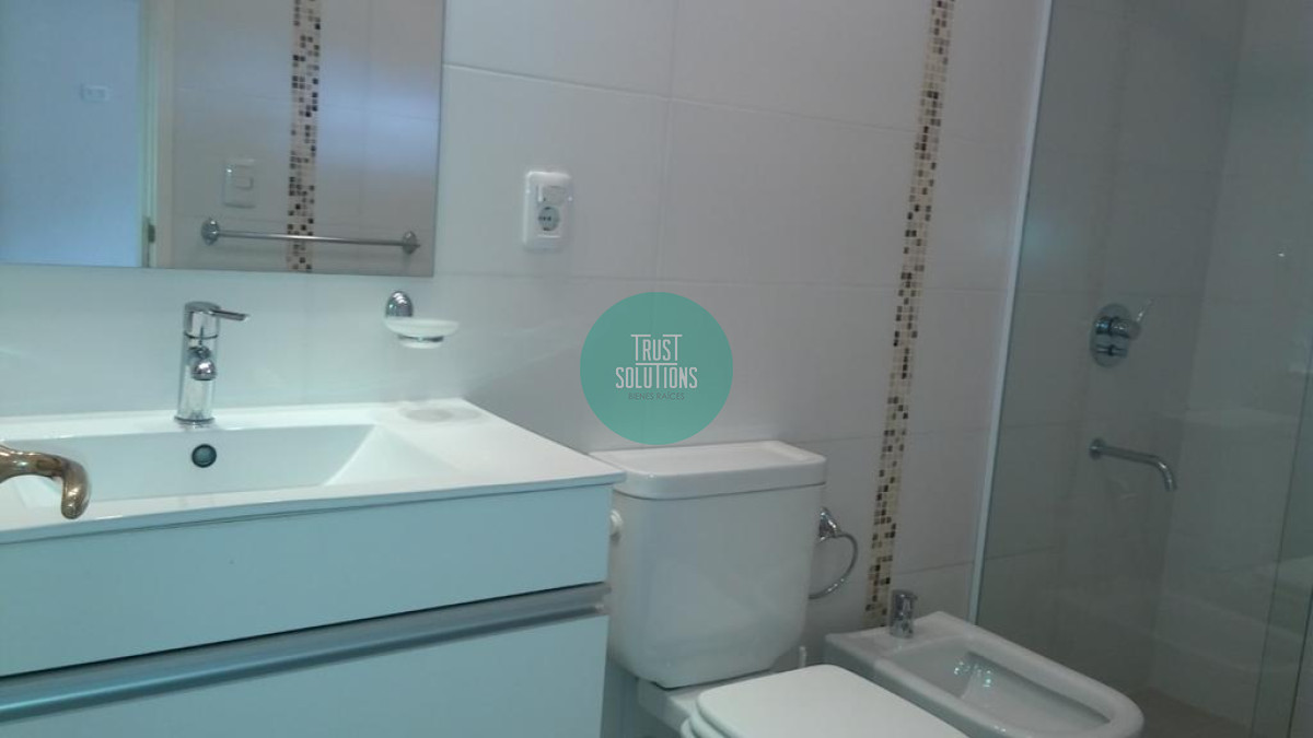 Casa ID.319 - Venta Alquiler Anual y de Temporada Casa 4D y dep de serv Mansa Punta con Piscina climatizada 