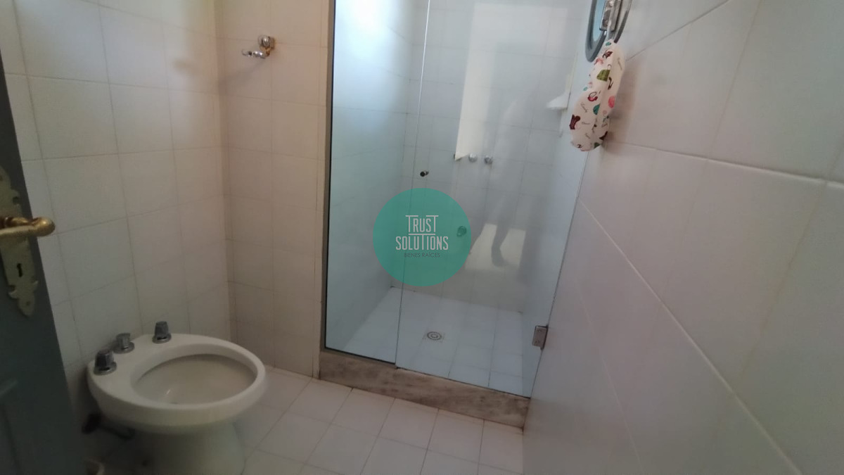 Casa ID.1379 - Venta Alquiler Anual y de Temporada Casa 5 suites y dep de huéspedes Brava Punta con Piscina 