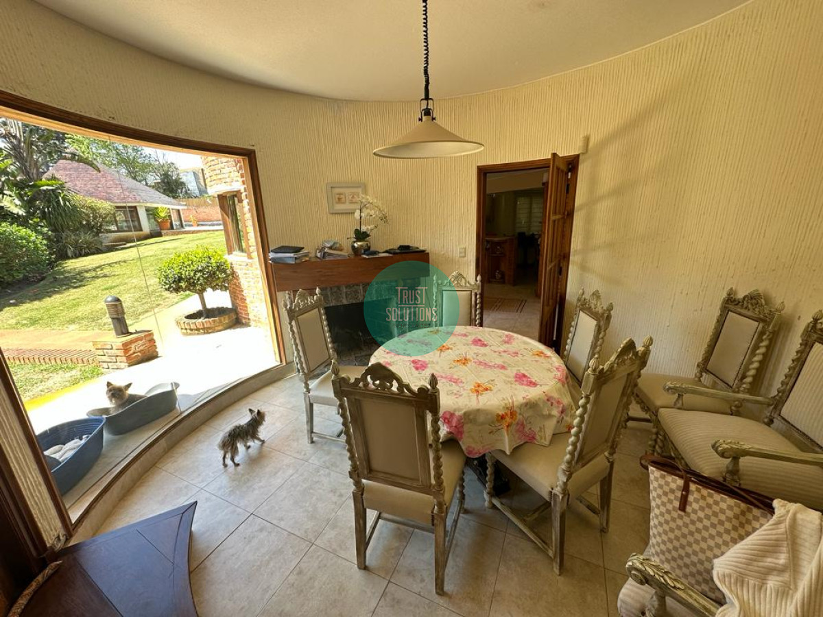 Casa ID.851 - Venta y Alquiler de Temporada Casa 5D Lugano Punta con Piscina climatizada y Barbacoa 